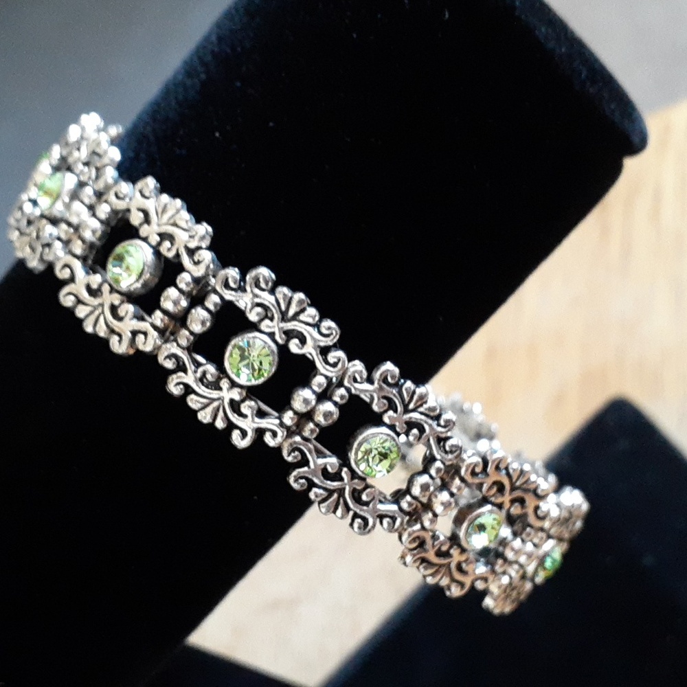 Gorgeous Peridot Swarovski Crystal Components Bracelet R132
